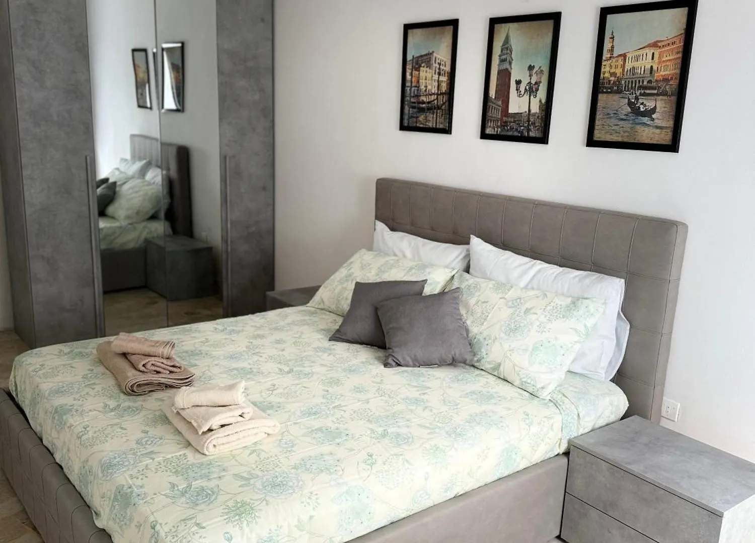 Venice Grey Apartment 0*,  Italy