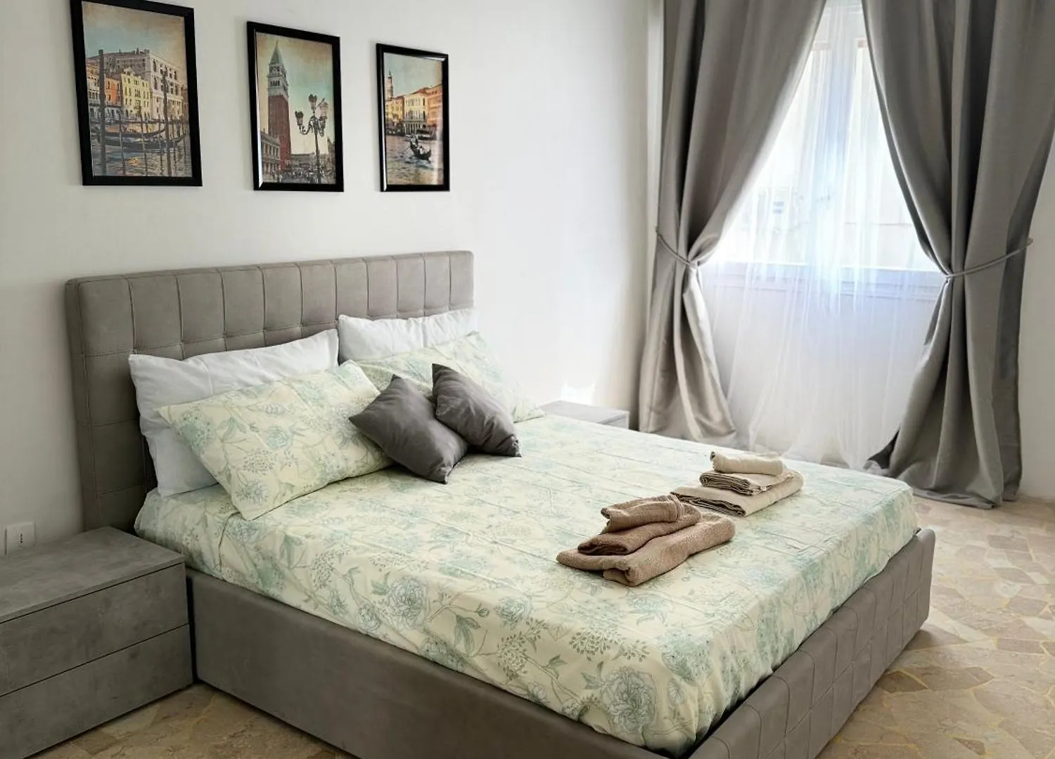 Venice Grey Apartment