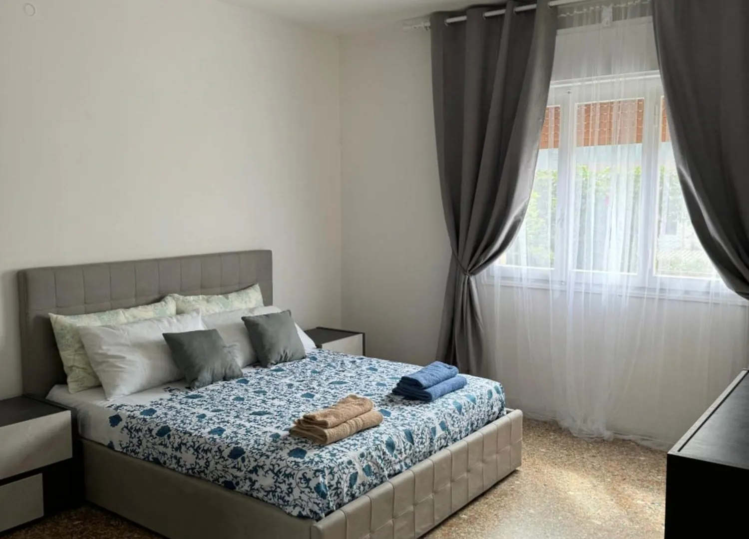 Venice Grey Apartment